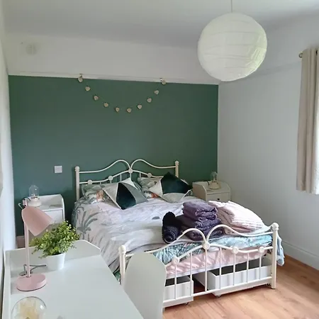 Garden Apartment *